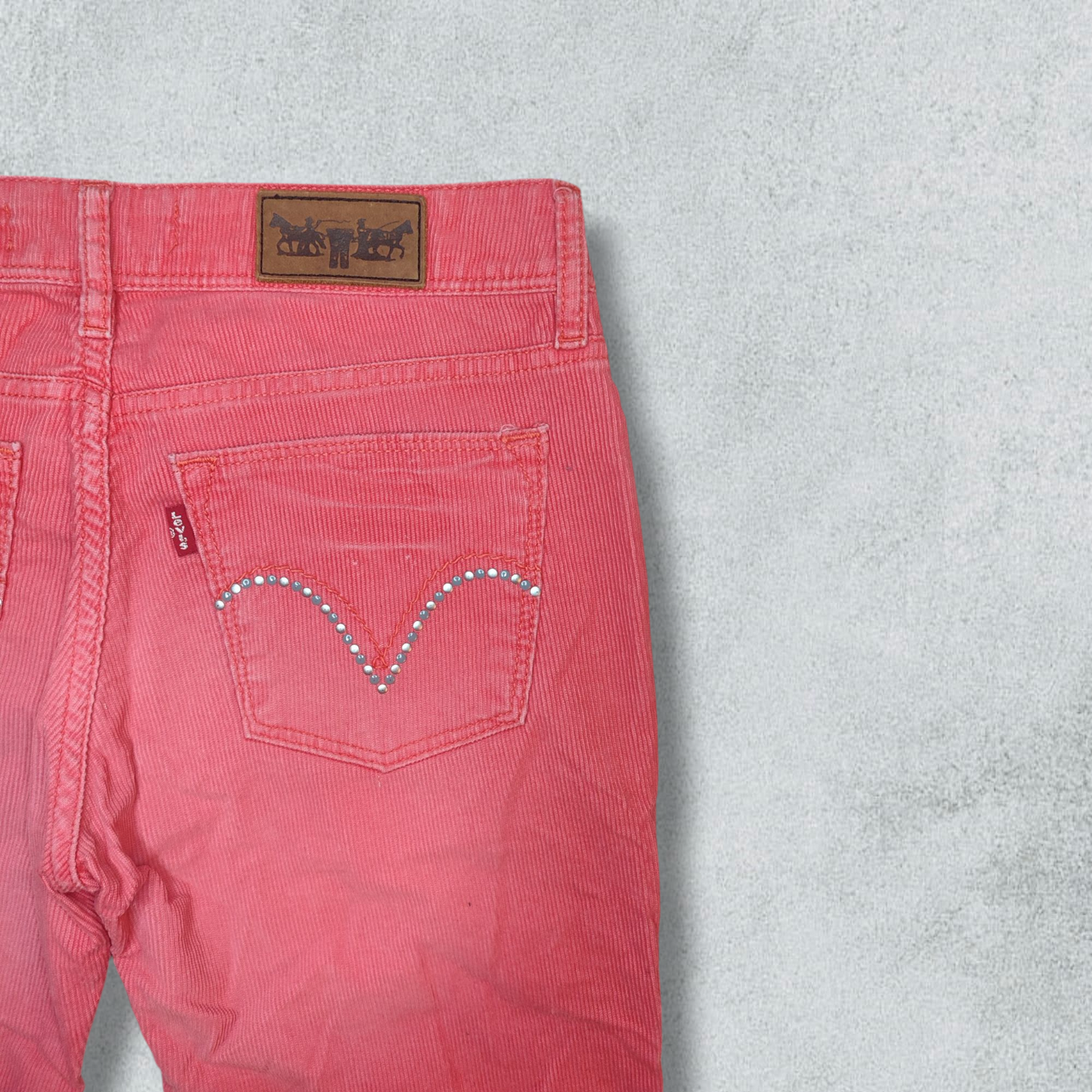 Genuine Levi's Pink Corduroy Women's Pants 572 BOOT CUT - NABE vintage