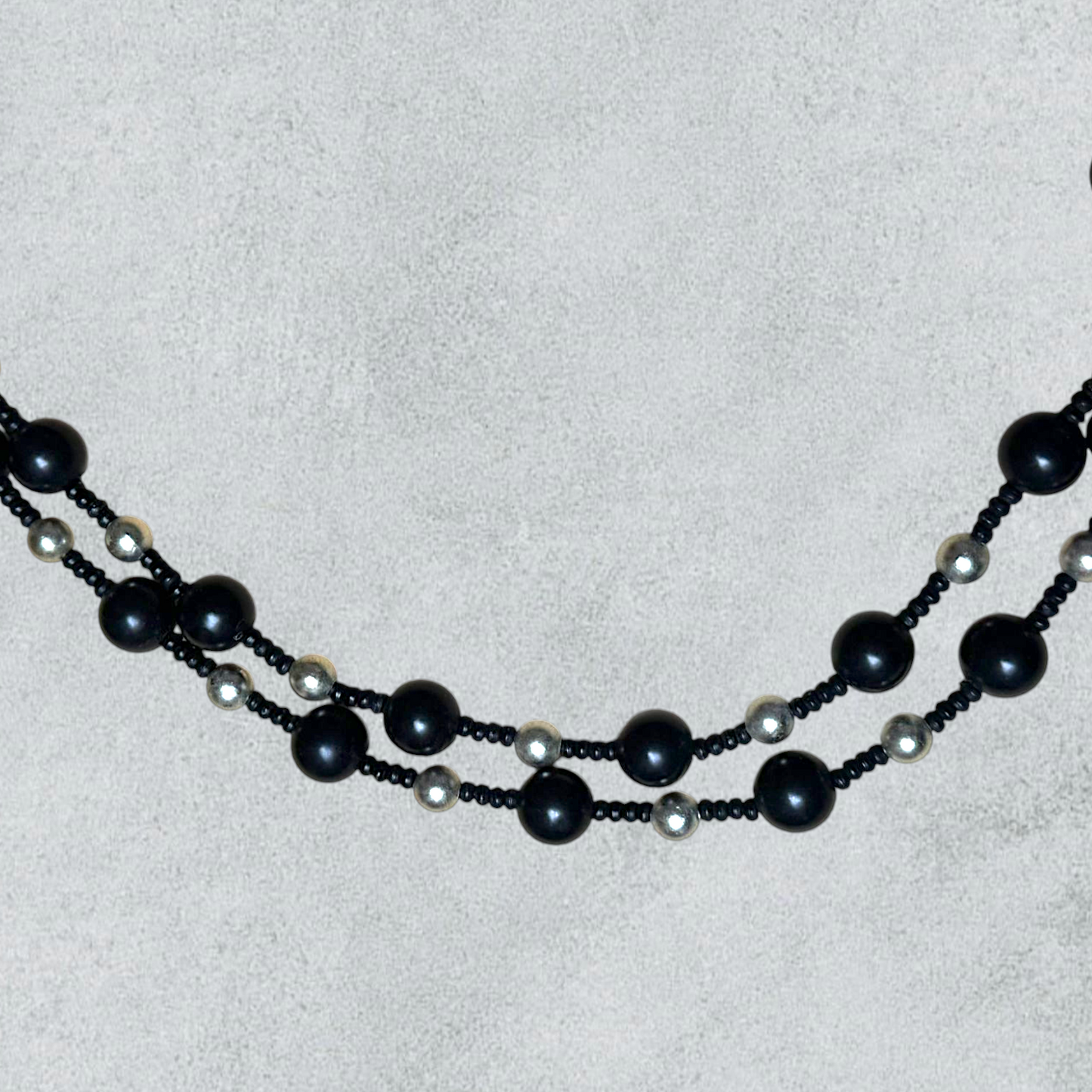 Long Sautoir Necklace With Black And White Pearls