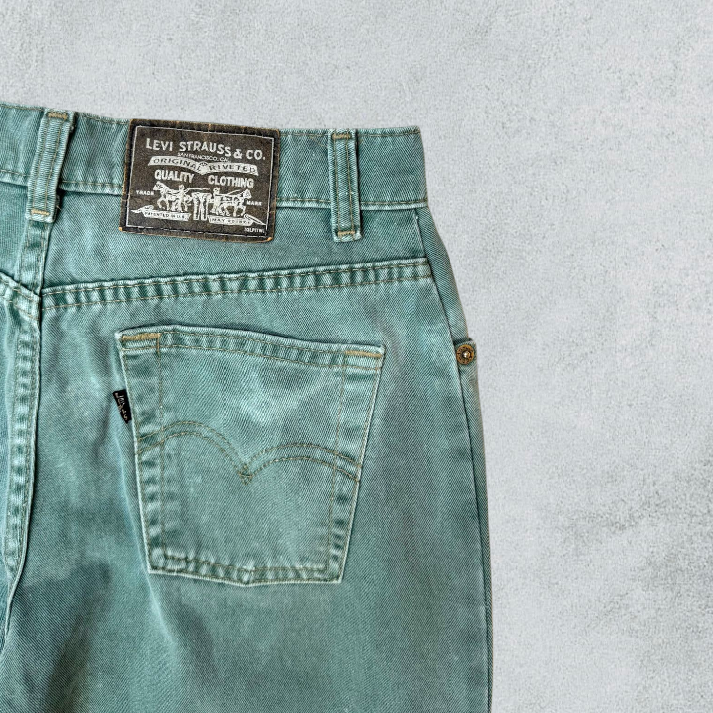 Levi’s Mom Jeans Green - NABE vintage