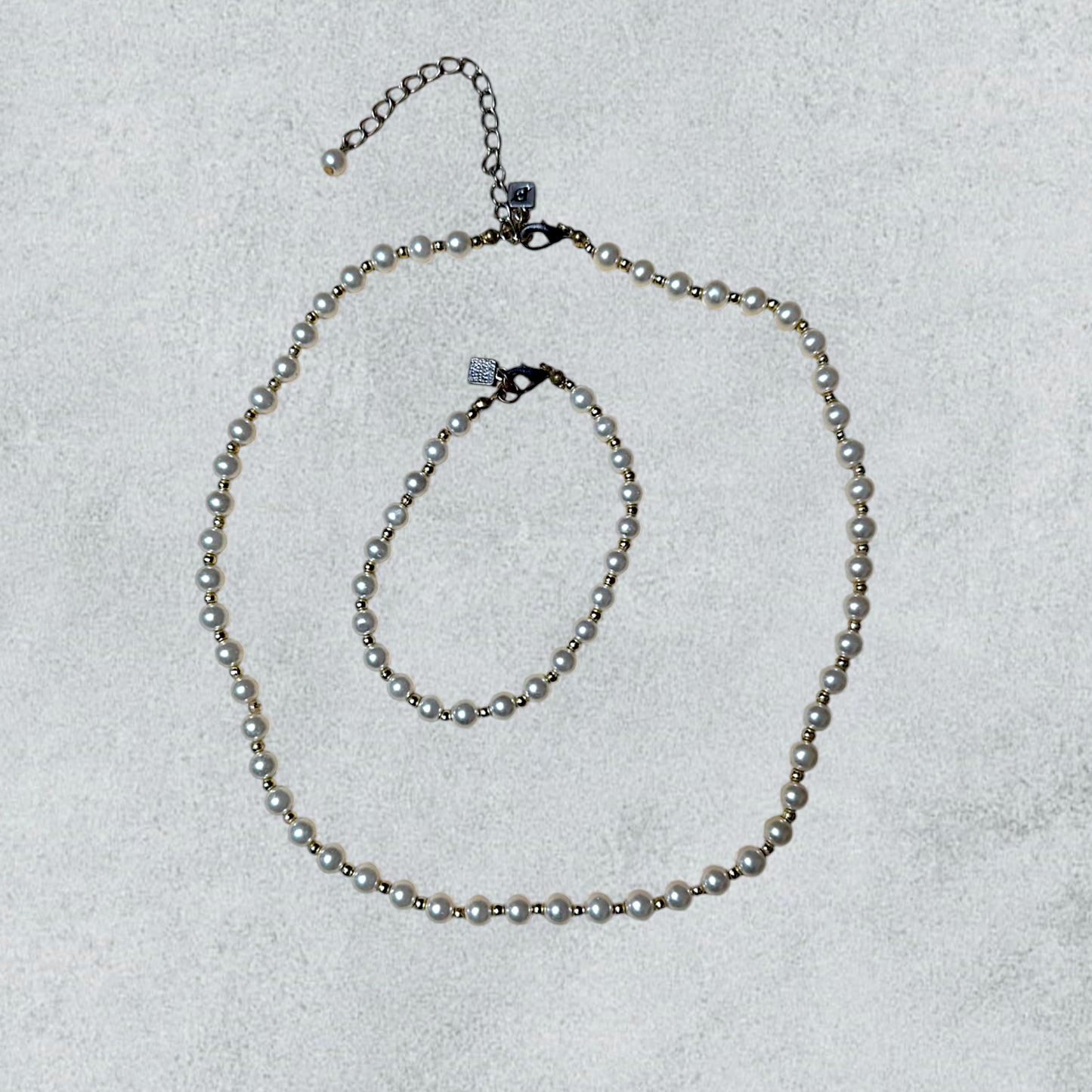 Classic Pearl Necklace & Bracelet Set