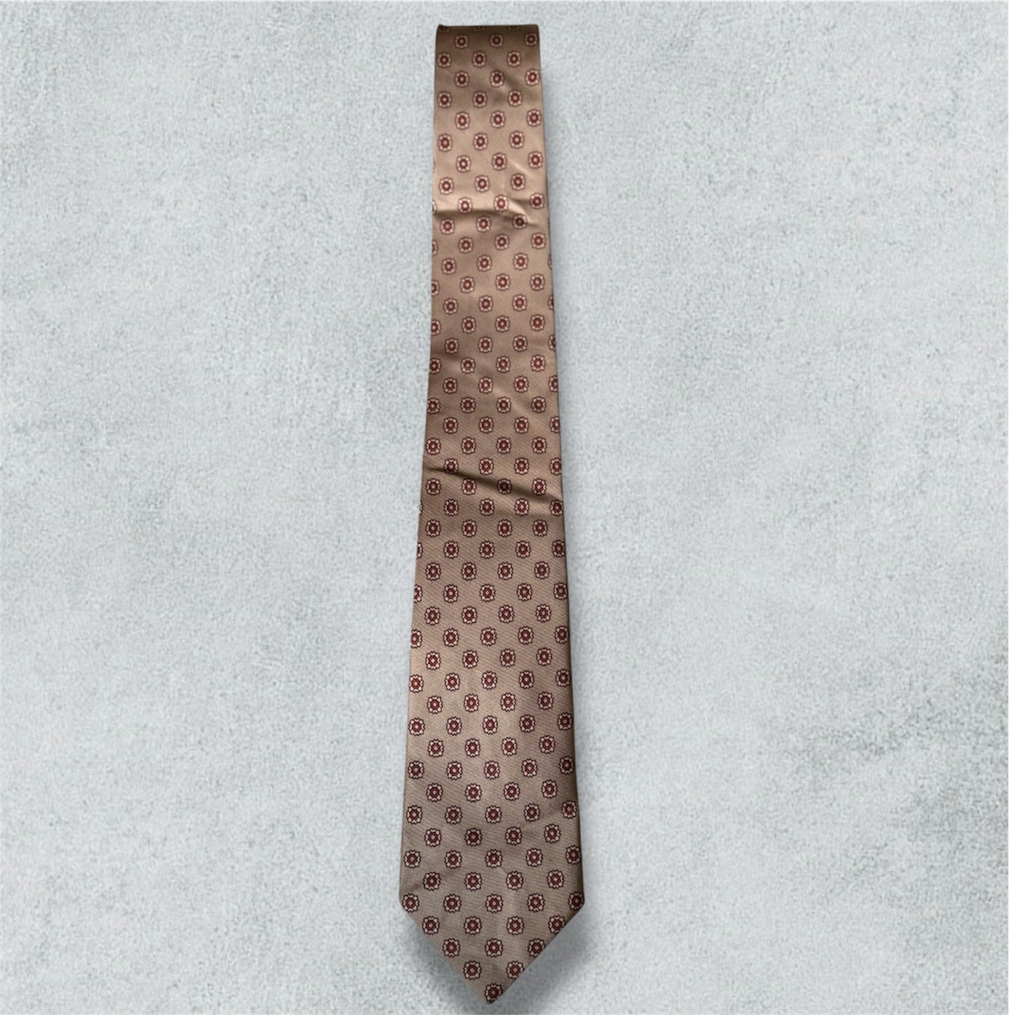 Tie with floral pattern