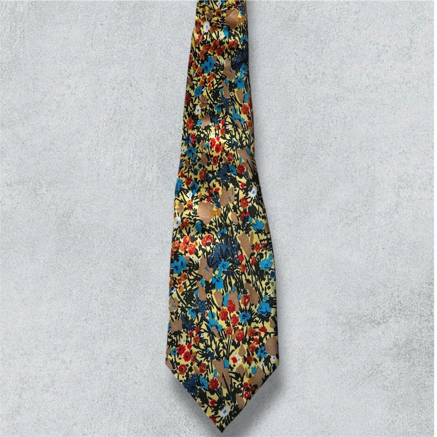 Multicolor tie