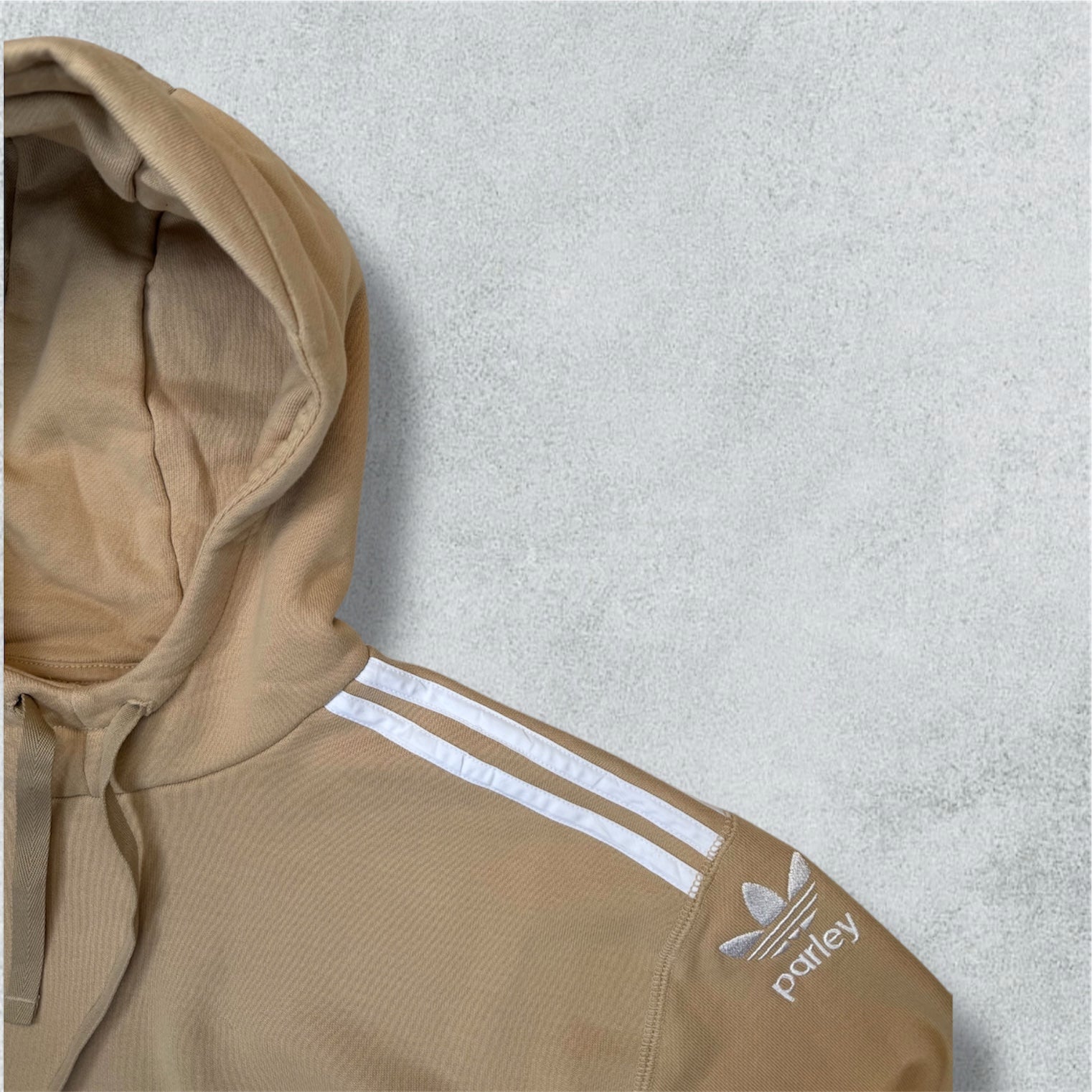 Mens Adicolor Parley Hoodie Magic Beige (XS) - NABE vintage
