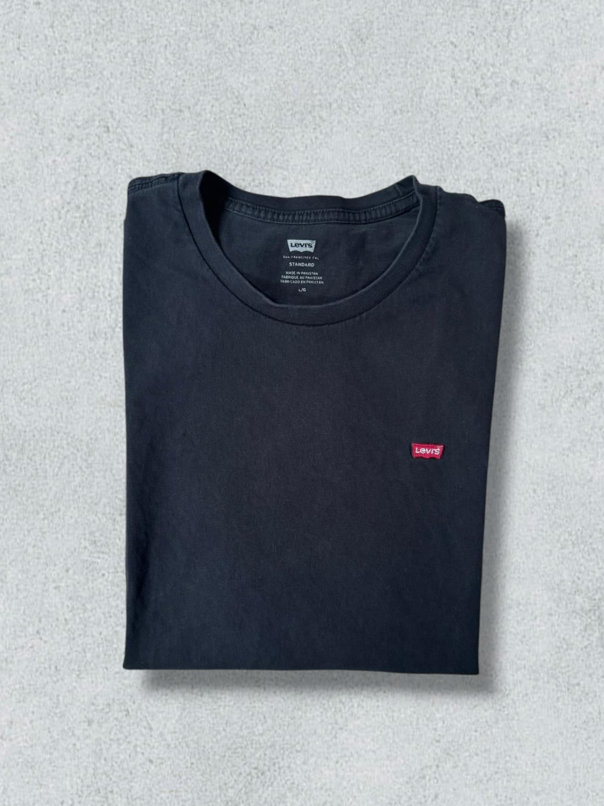 Levi`s Black T-shirt Size L - NABE vintage
