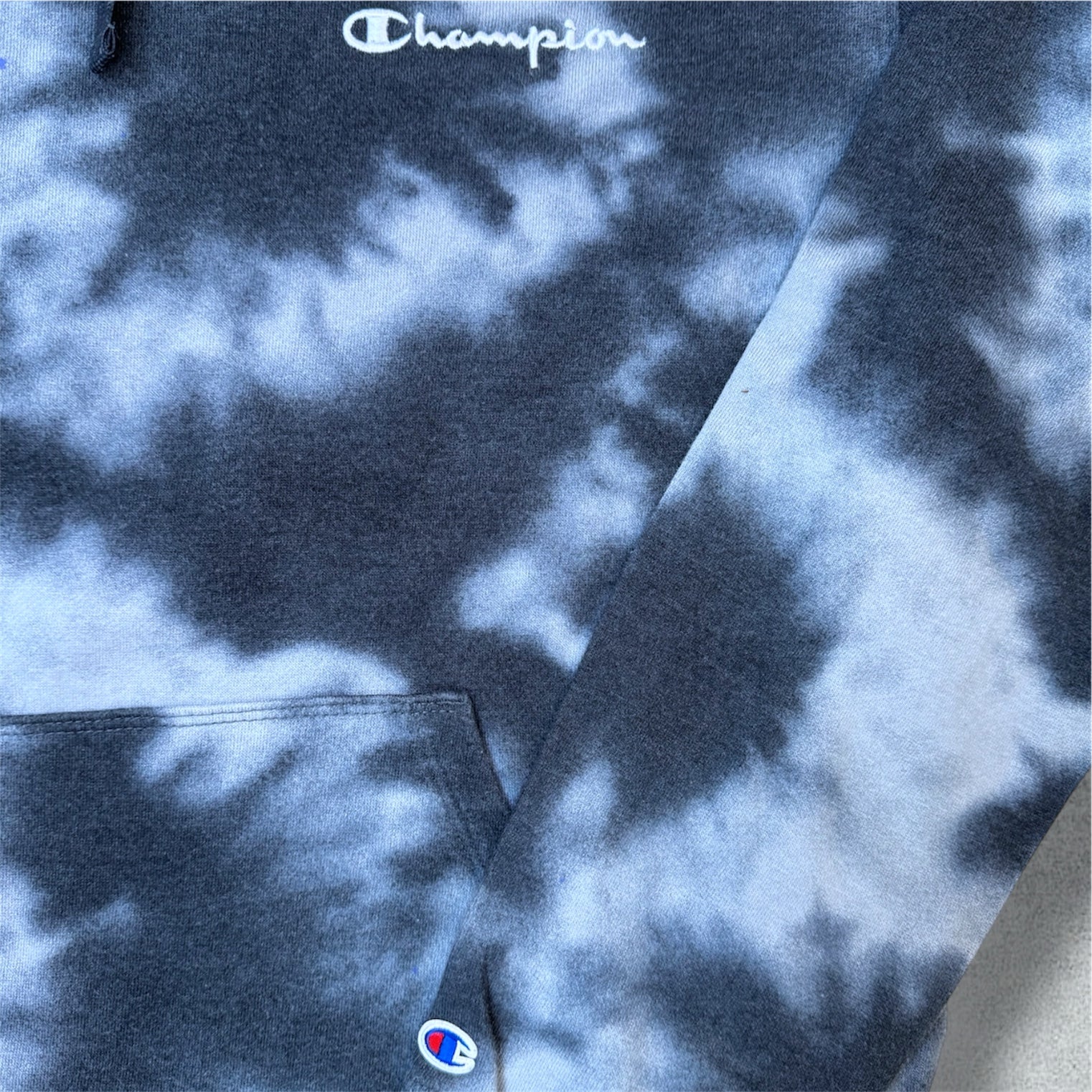 Champion Tie-Dye Blue And Grey Hoodie (L) - NABE vintage