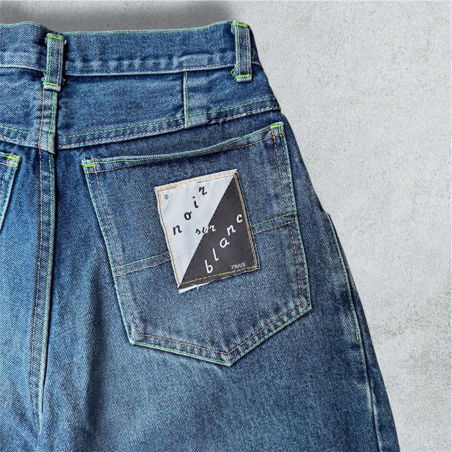 High Waist Jeans With Embroidery – Noir sur Blanc Paris - NABE vintage