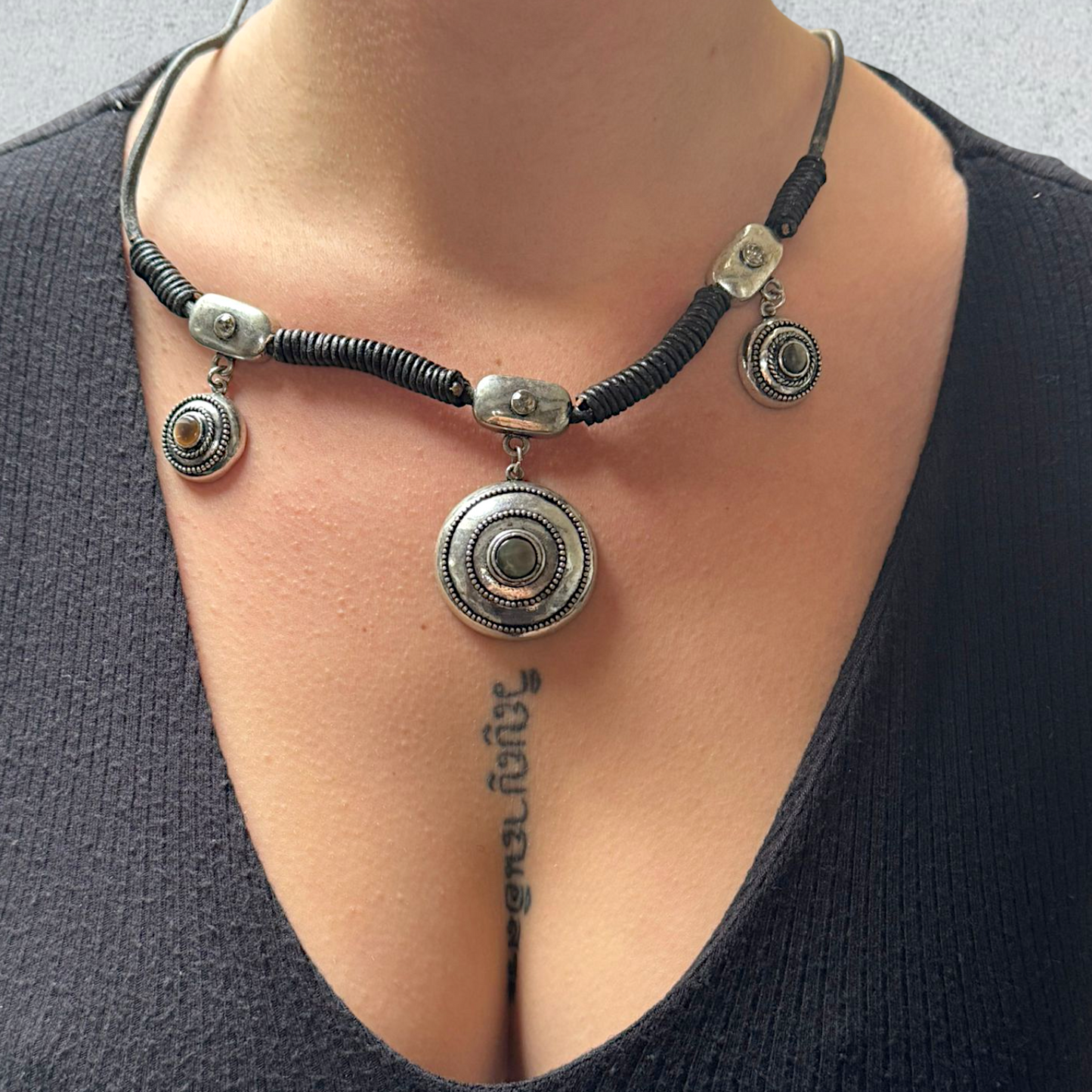 Choker Necklace With Silver Circular Pendants
